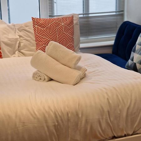 Lovely 1-Bed Apartment In London Exteriör bild